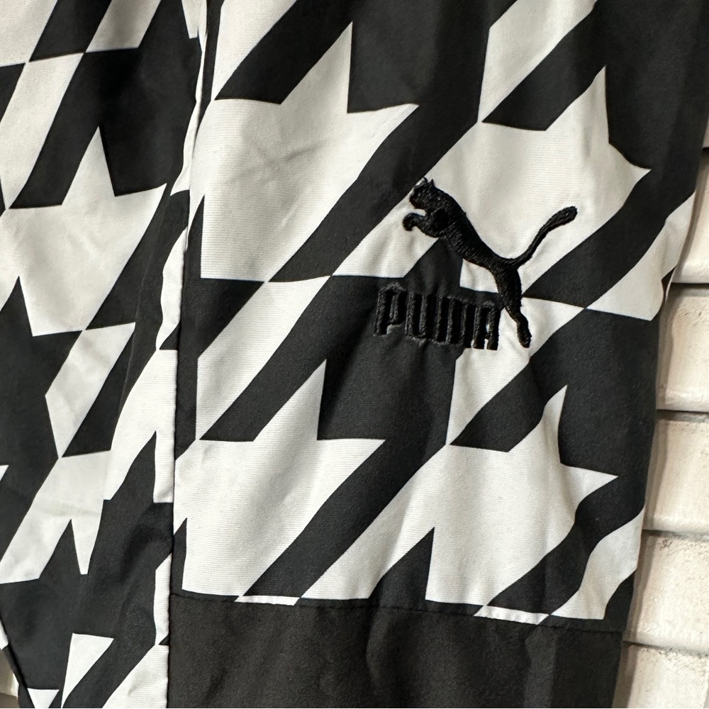 NEW PUMA Stylish Black and White Houndstooth Athletic Windbreaker Joggers - Picture 11 of 16